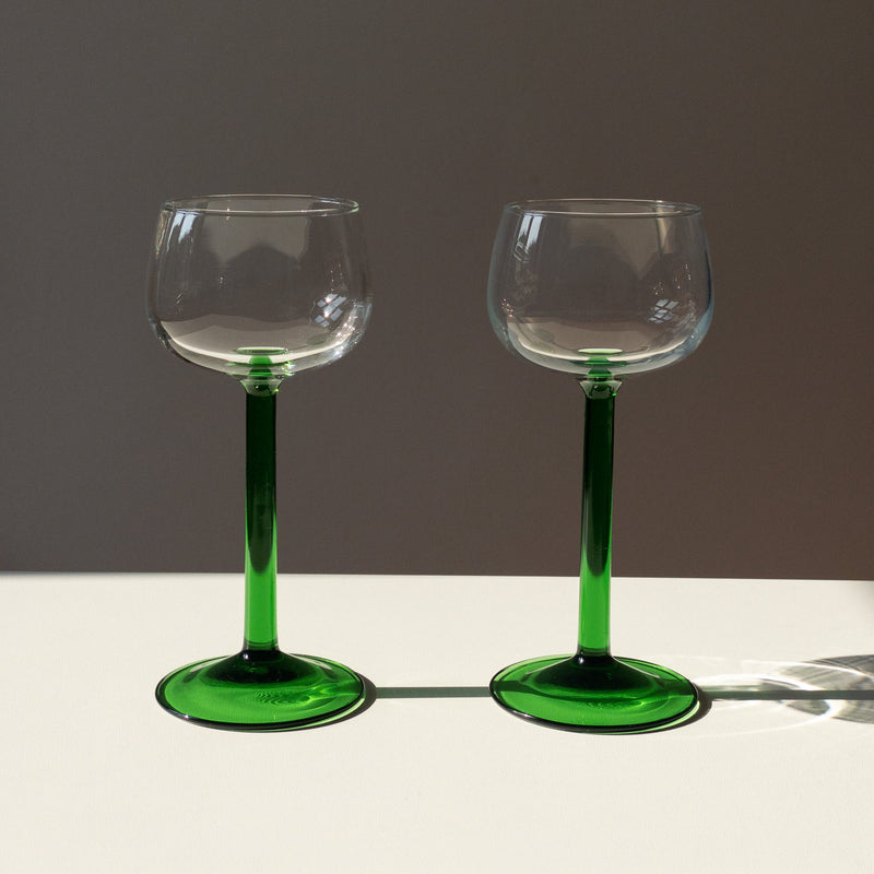2x Vintage Luminarc wine glasses - straight stem