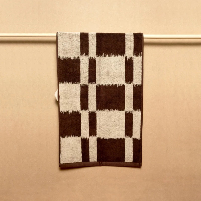 Karin Hand Towel - Walnut/Cream